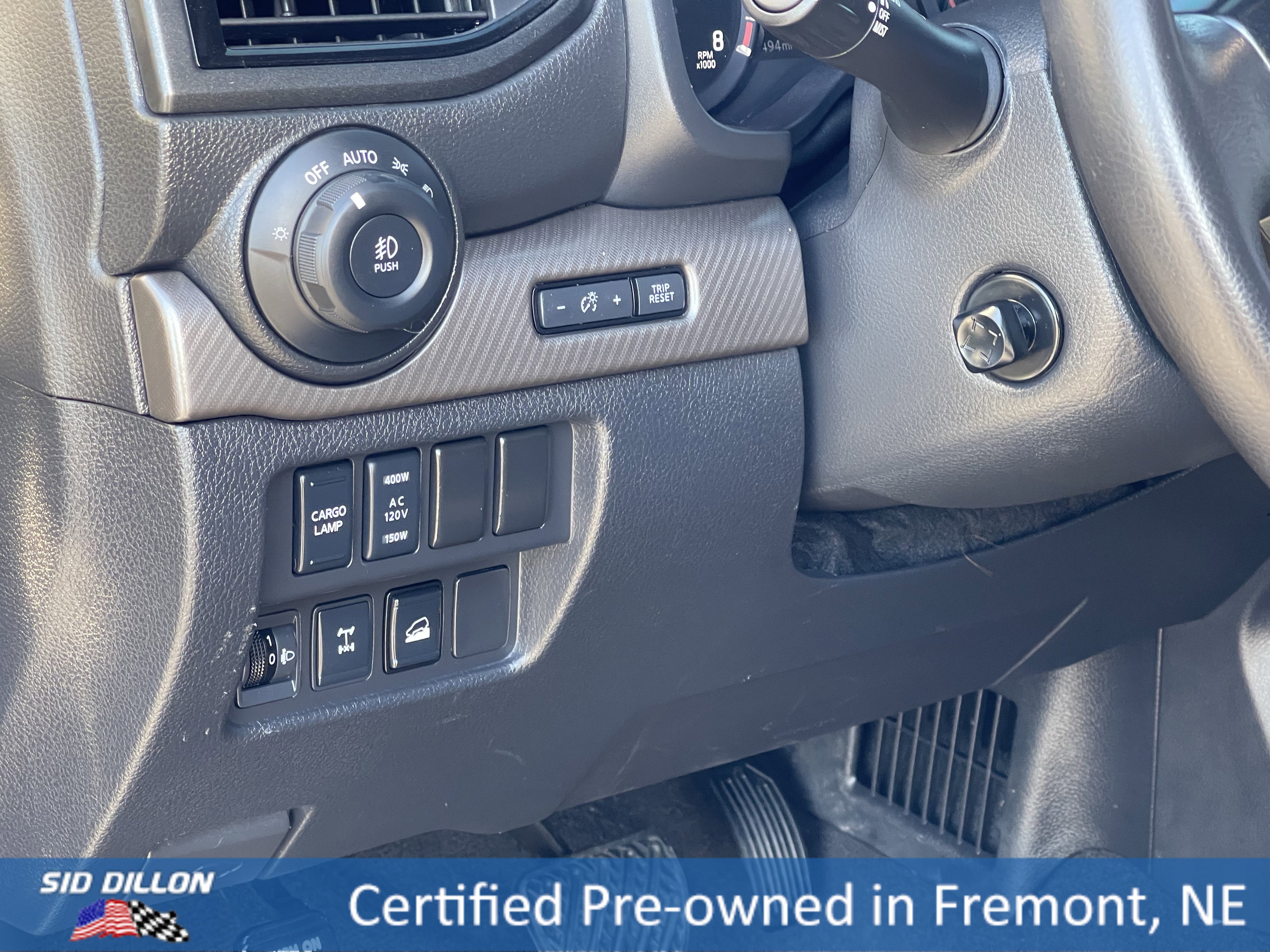 Used 2024 Nissan Titan PRO-4X w/ Pro-4x Convenience Package image 7