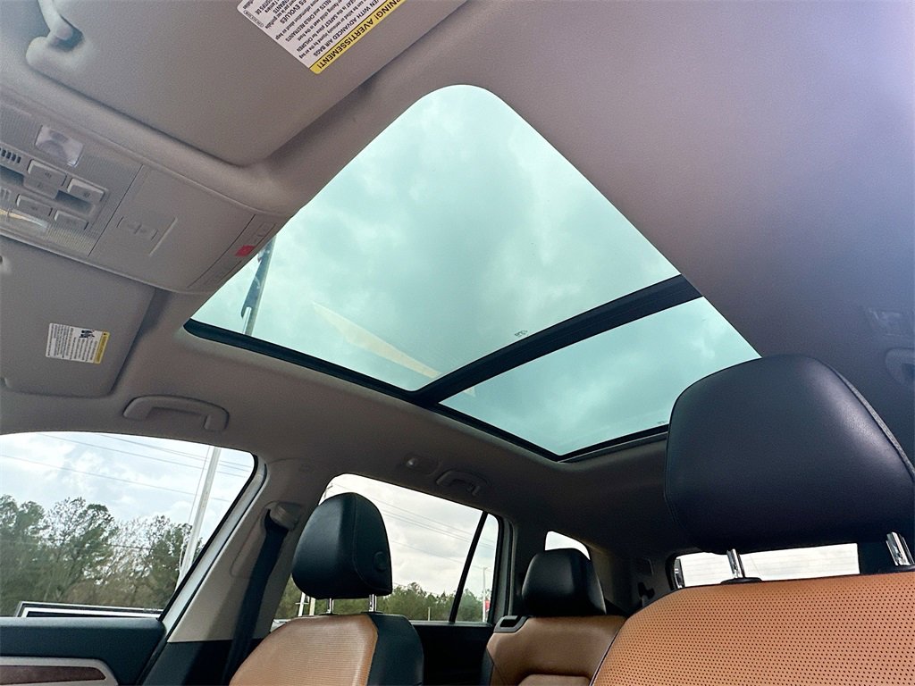 Used 2019 Volkswagen Atlas SEL Premium image 11