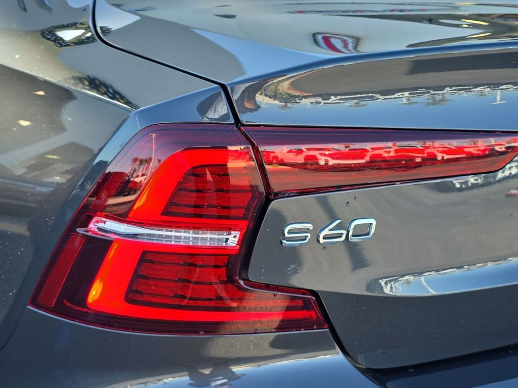 Used 2024 Volvo S60 B5 Core image 33
