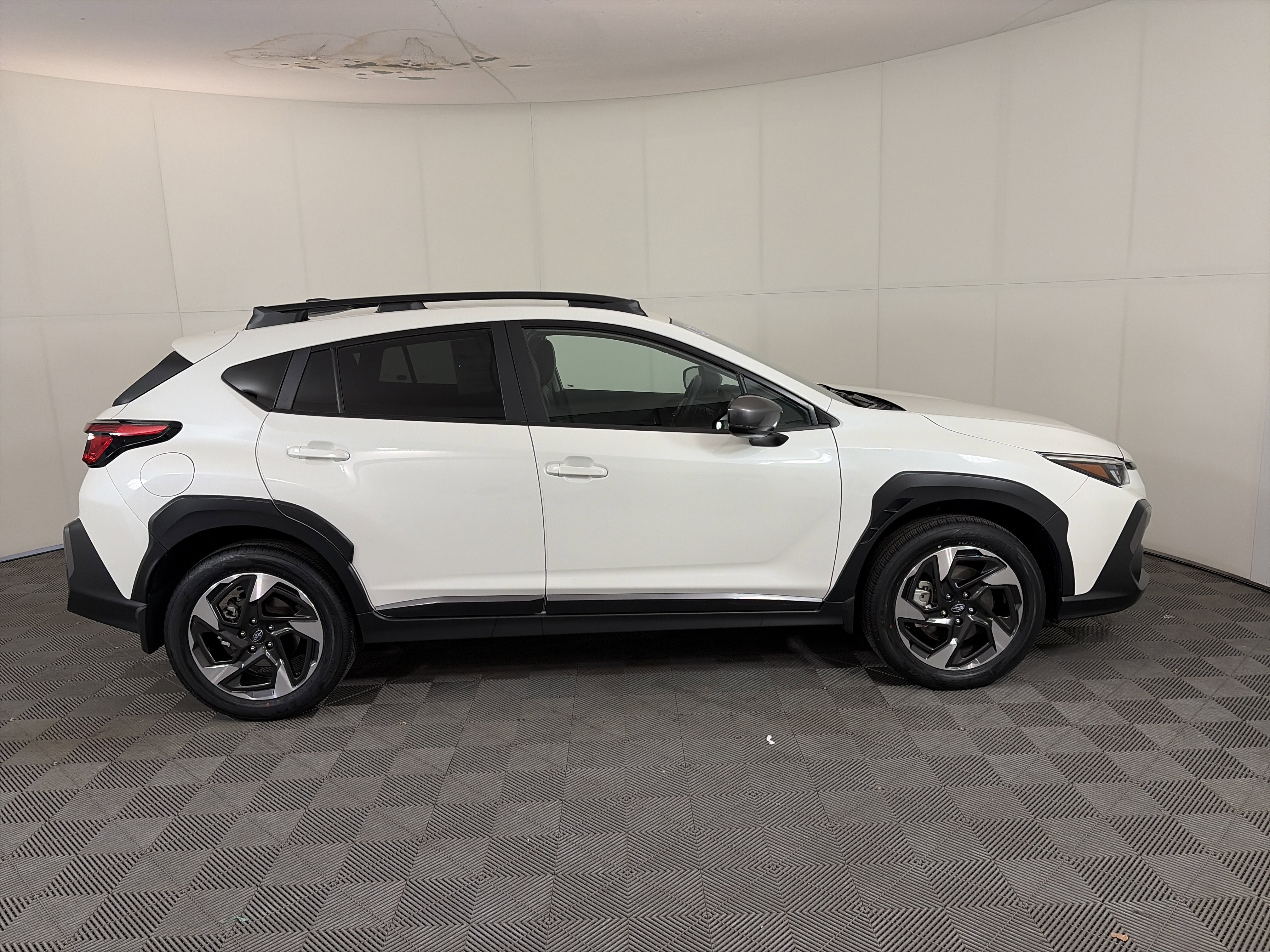 Used 2025 Subaru Crosstrek 2.5i Limited w/ Popular Package #4A image 4