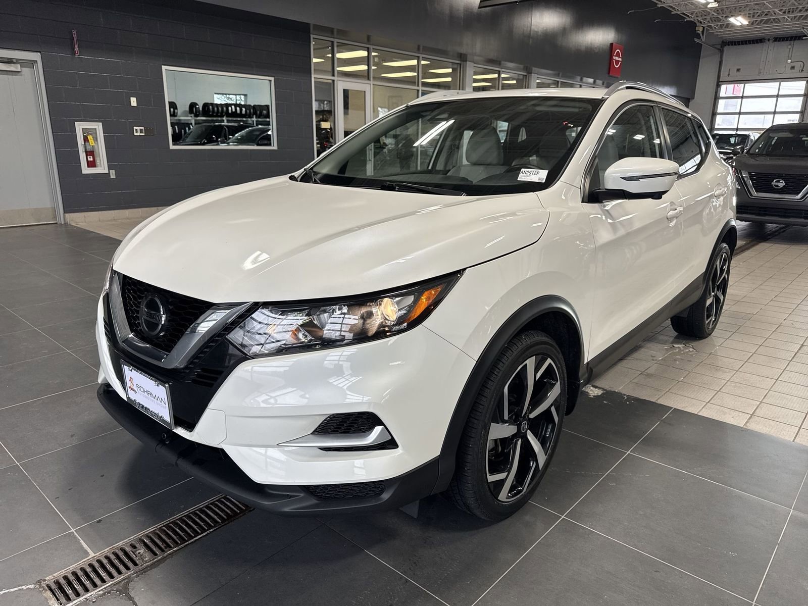 Certified 2022 Nissan Rogue Sport SL AWD/4WD image 30