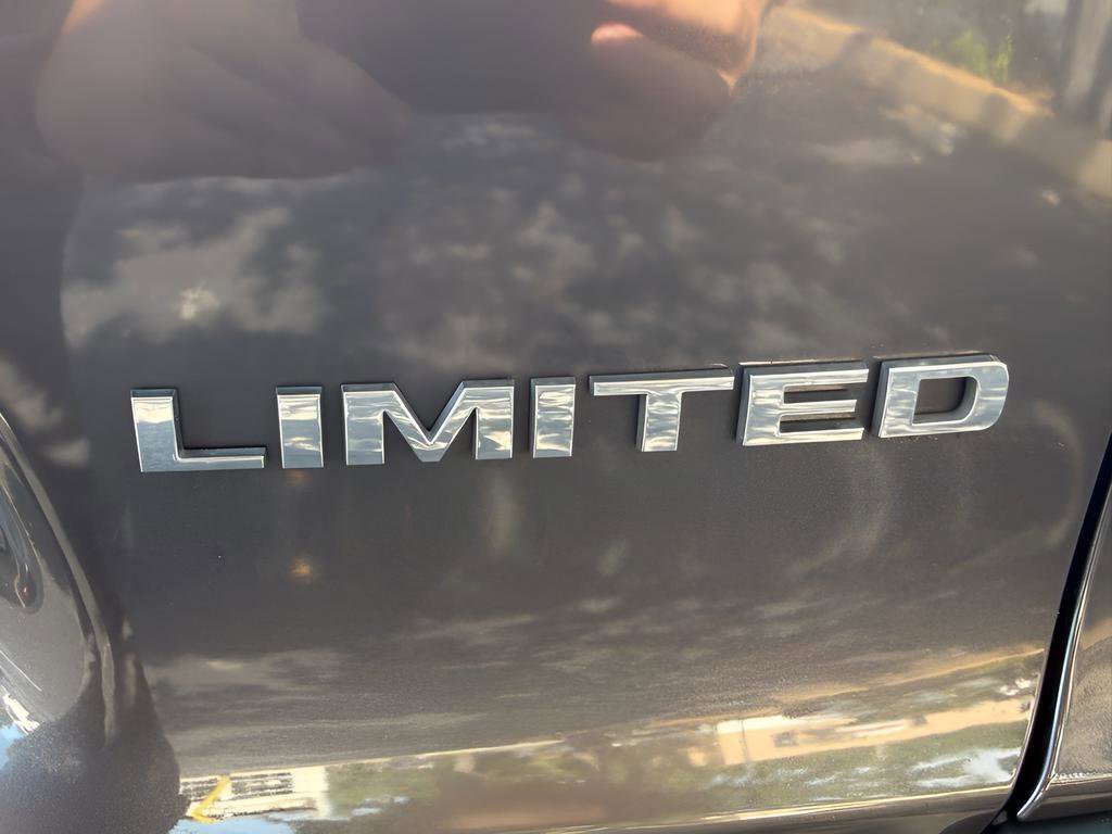 Used 2020 Jeep Cherokee Limited FWD image 35