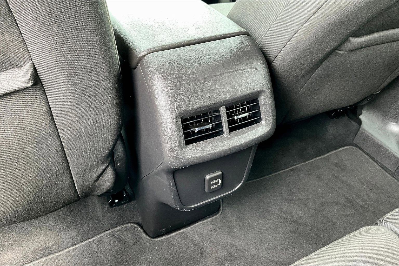Used 2019 Chevrolet Equinox LT FWD image 24