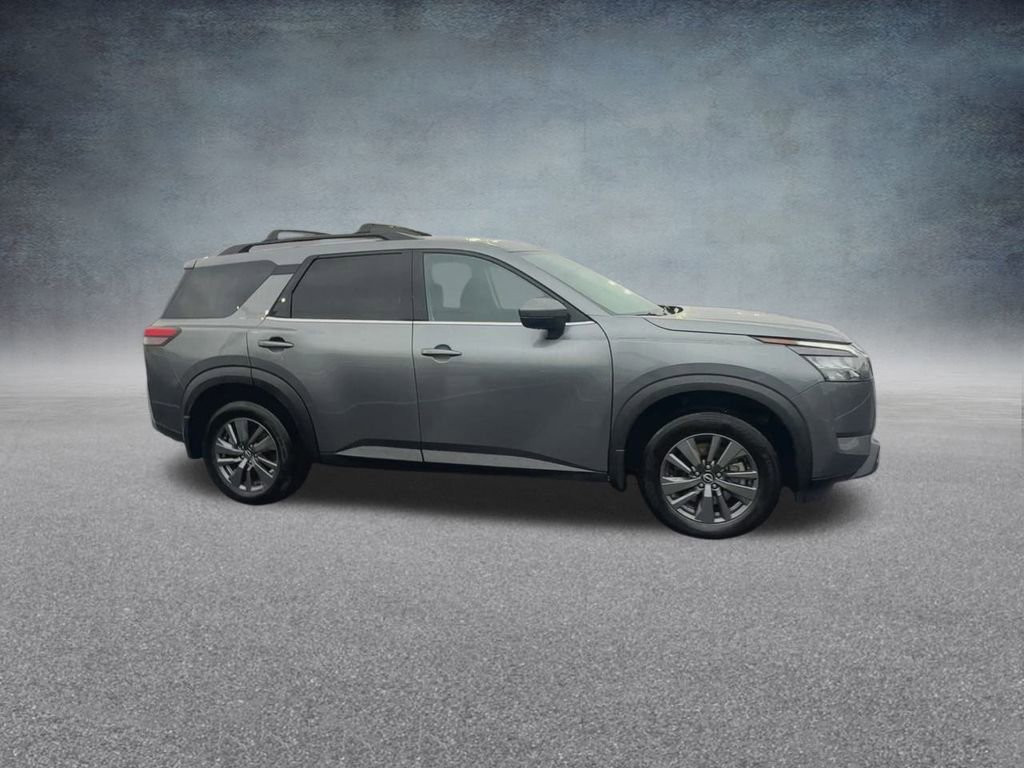 Used 2024 Nissan Pathfinder SV image 27