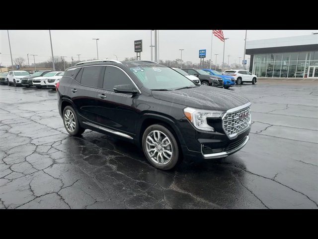 Certified 2024 GMC Terrain Denali w/ LPO, Floor Liner Package image 2