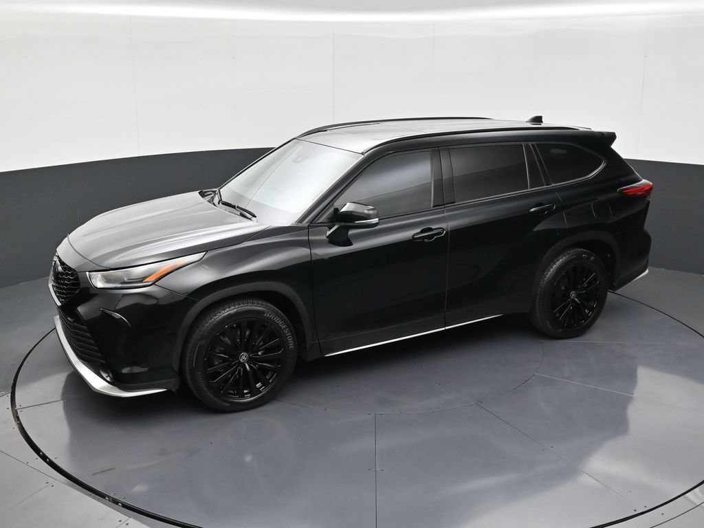 Used 2023 Toyota Highlander XSE FWD image 13