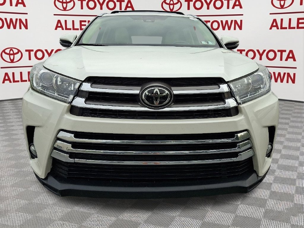 Used 2018 Toyota Highlander Limited AWD/4WD image 2