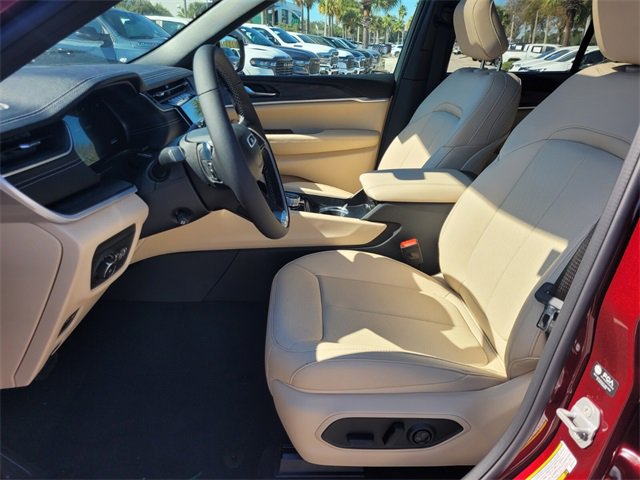 New 2025 Jeep Grand Cherokee Limited image 4