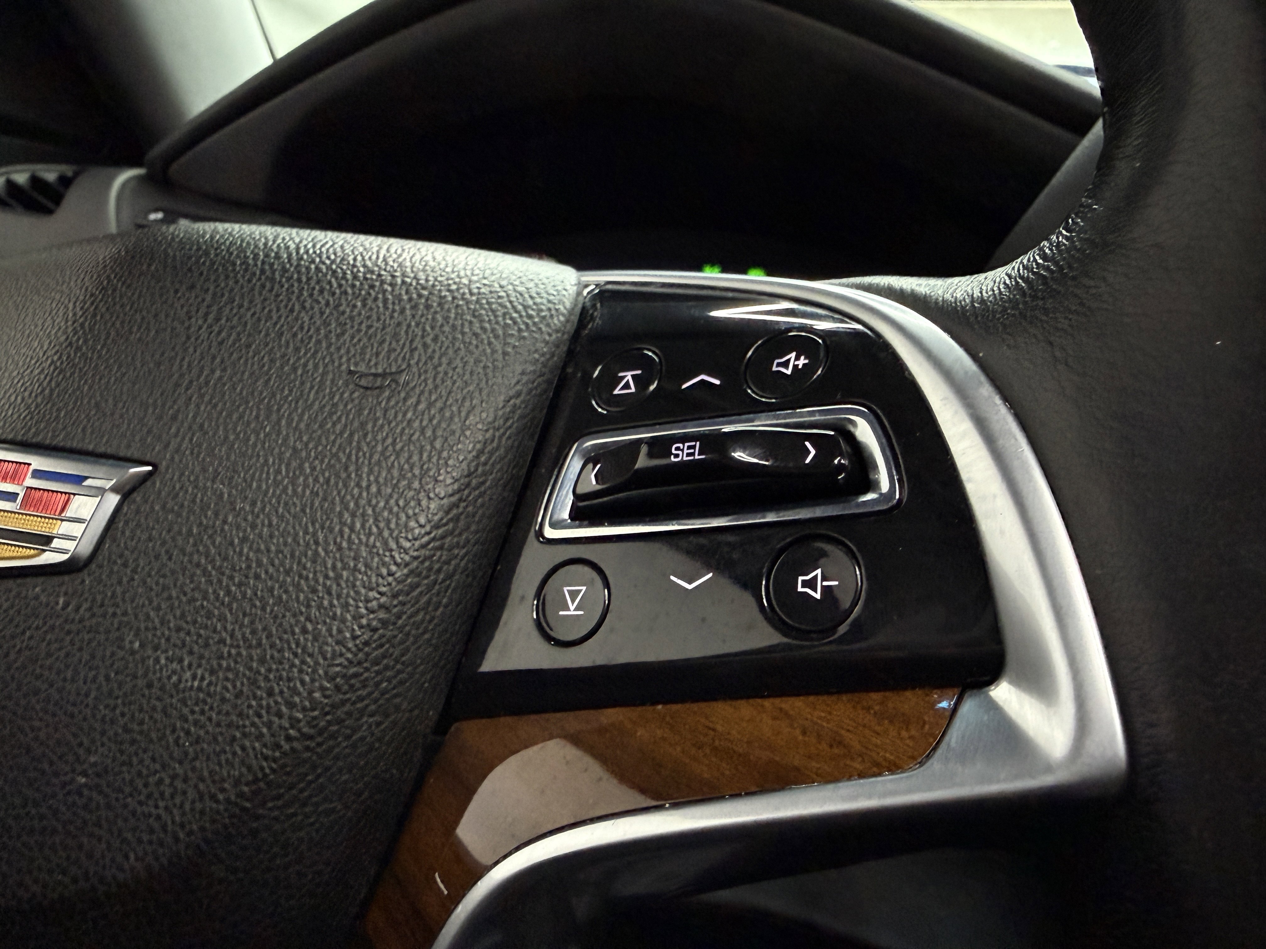 Used 2019 Cadillac Escalade Luxury image 18