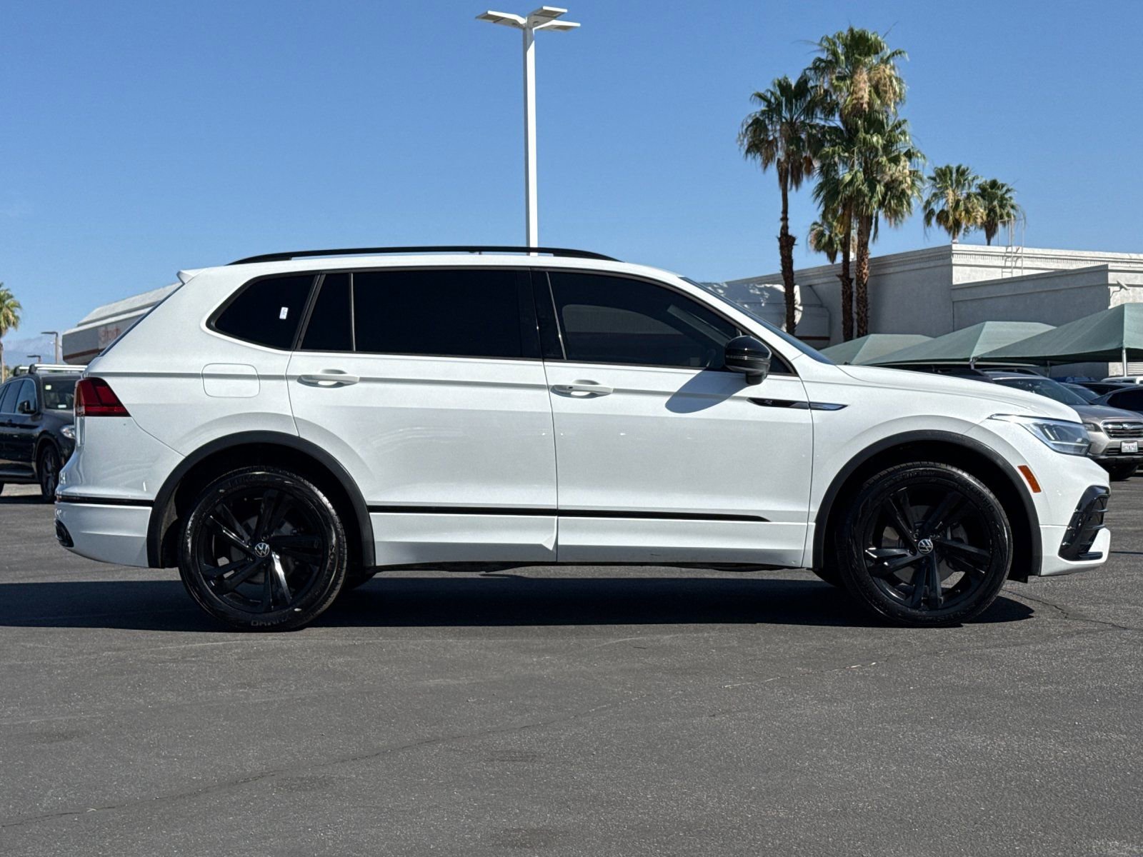 Used 2023 Volkswagen Tiguan SE R-Line FWD video 2