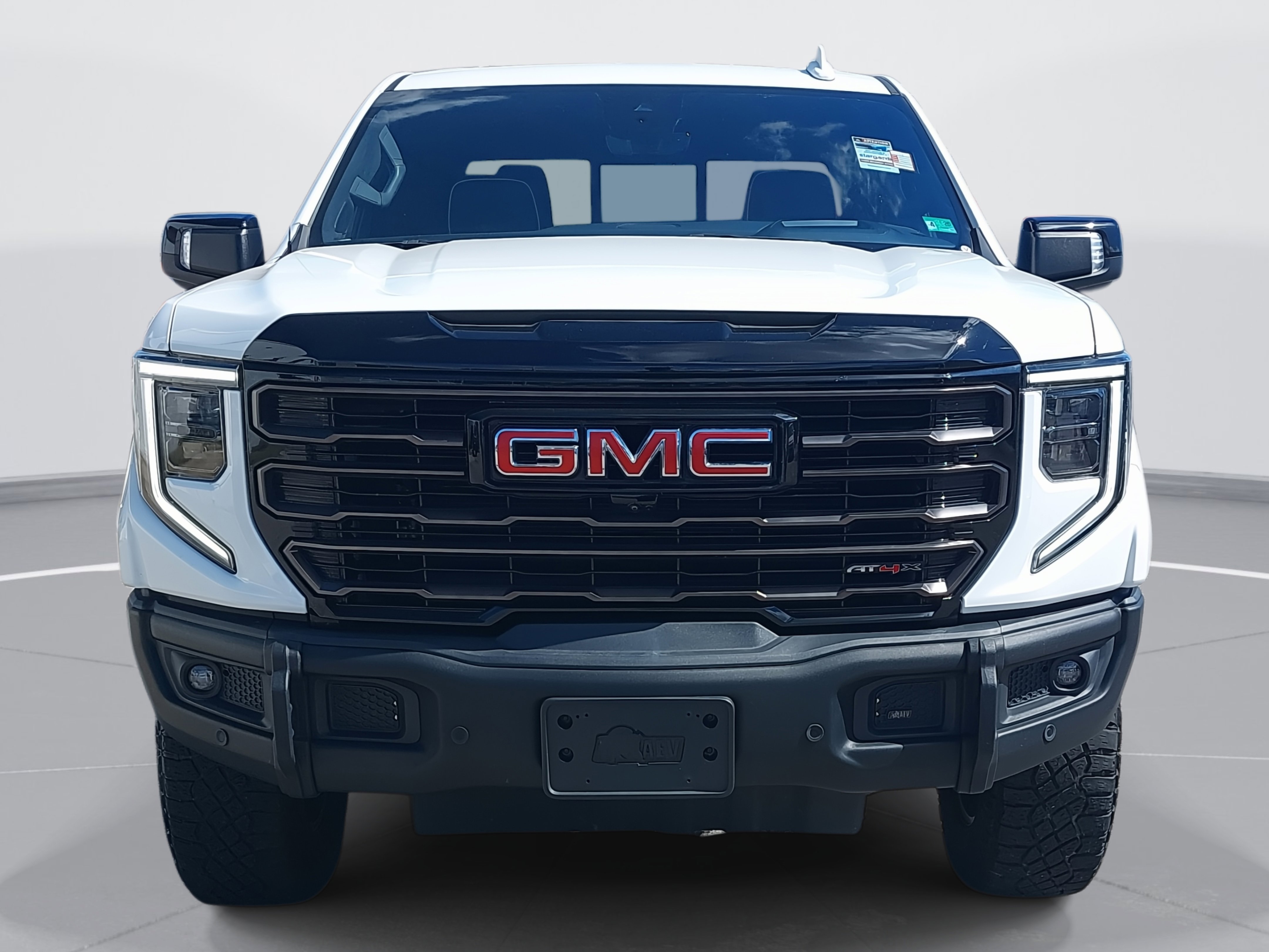 Used 2024 GMC Sierra 1500 AT4X image 2