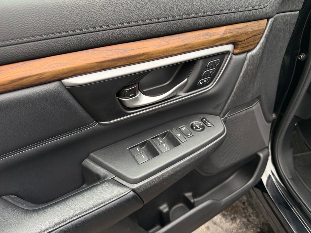 Used 2017 Honda CR-V Touring image 21