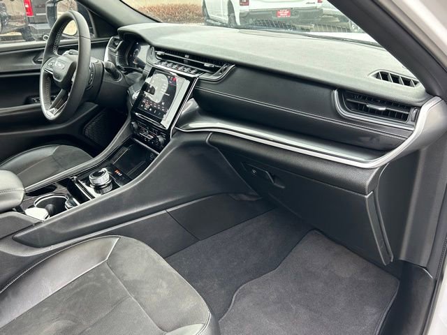 Used 2023 Jeep Grand Cherokee Altitude image 15