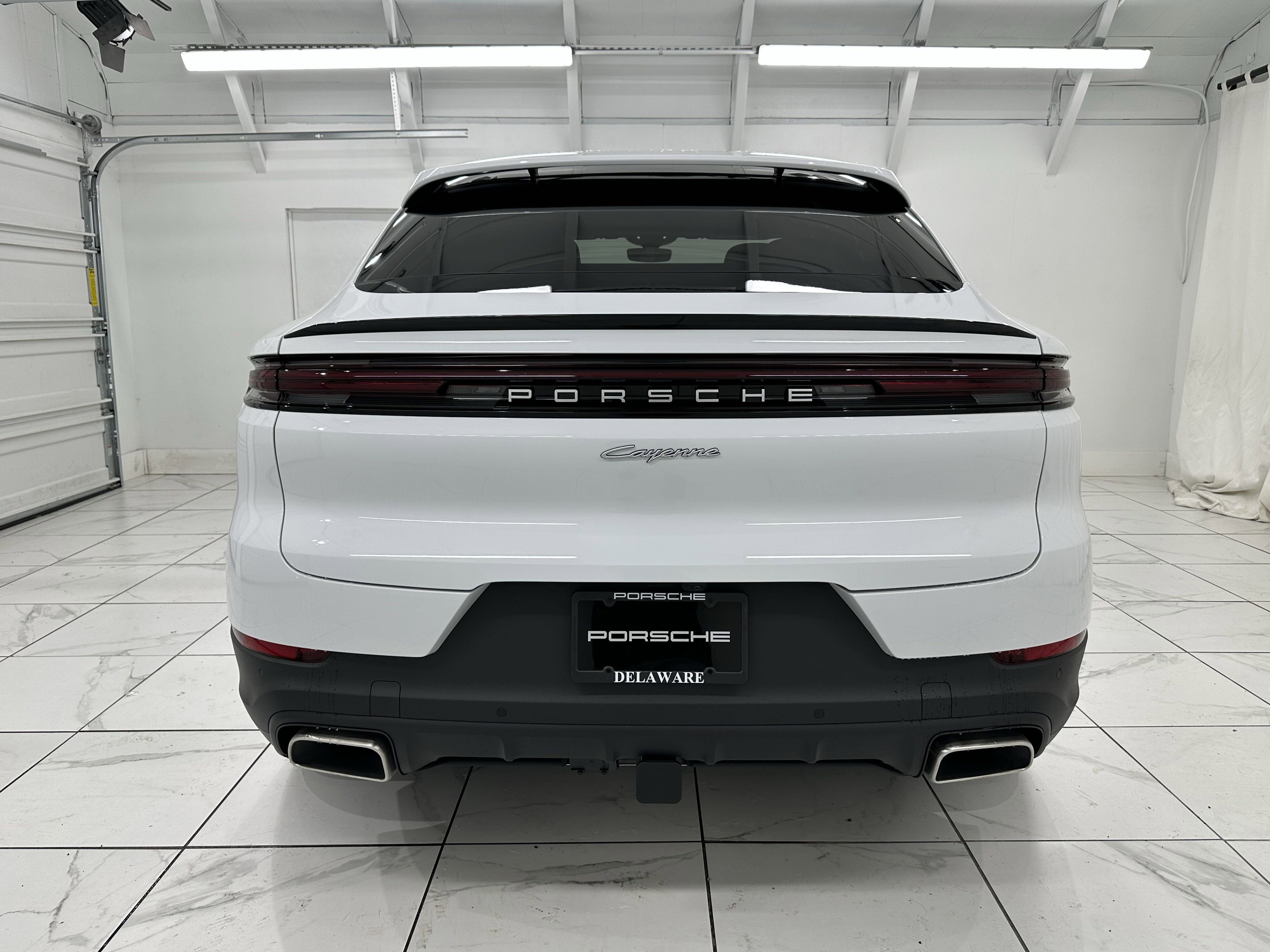 Certified 2025 Porsche Cayenne E-Hybrid image 13