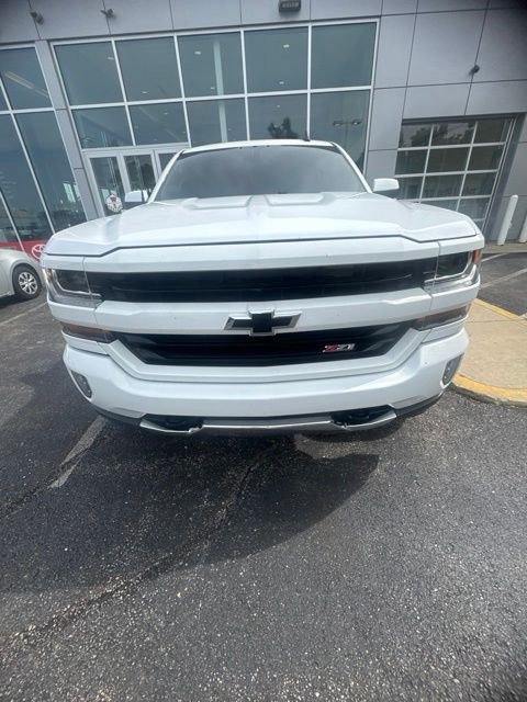 Used 2018 Chevrolet Silverado 1500 LT w/ All Star Edition AWD/4WD image 3