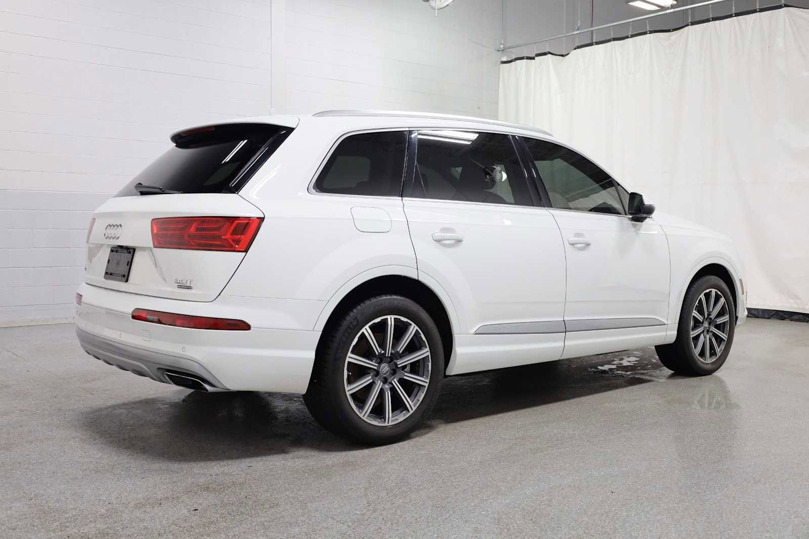 Used 2017 Audi Q7 3.0T Prestige AWD/4WD image 9