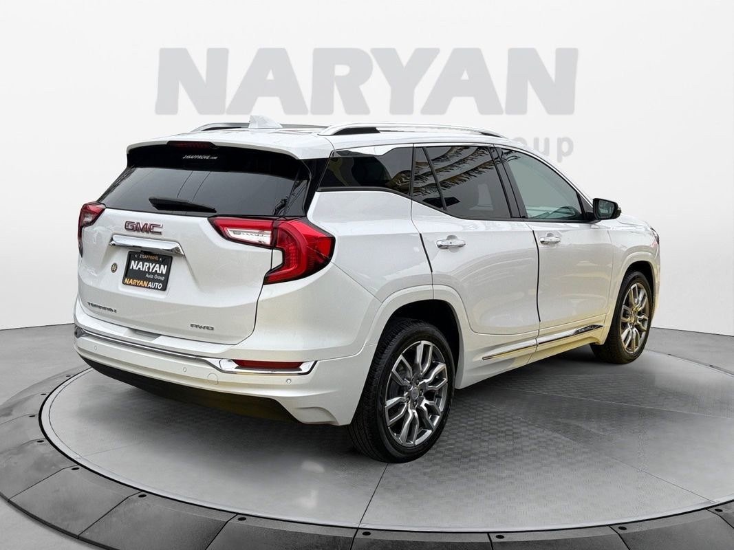 Used 2022 GMC Terrain Denali w/ LPO, Floor Liner Package image 7