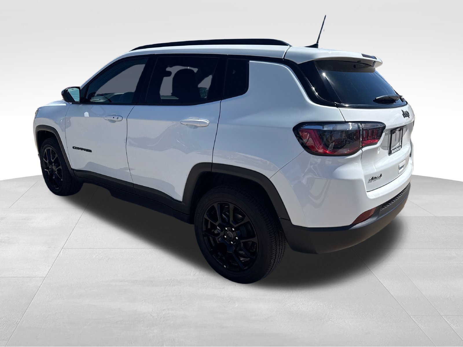 Used 2025 Jeep Compass Latitude w/ Convenience Group AWD/4WD image 20