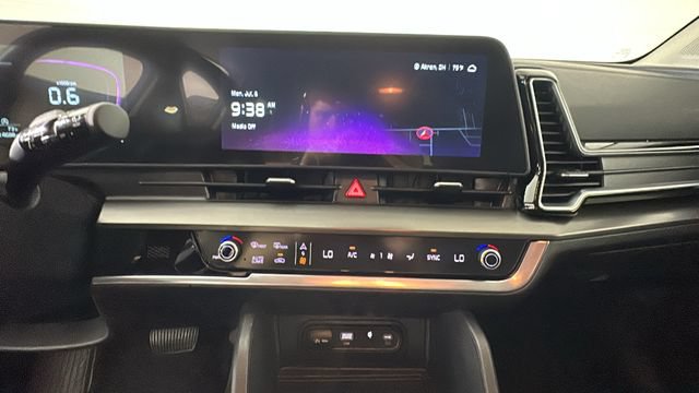 Used 2025 Kia Sportage EX FWD image 23