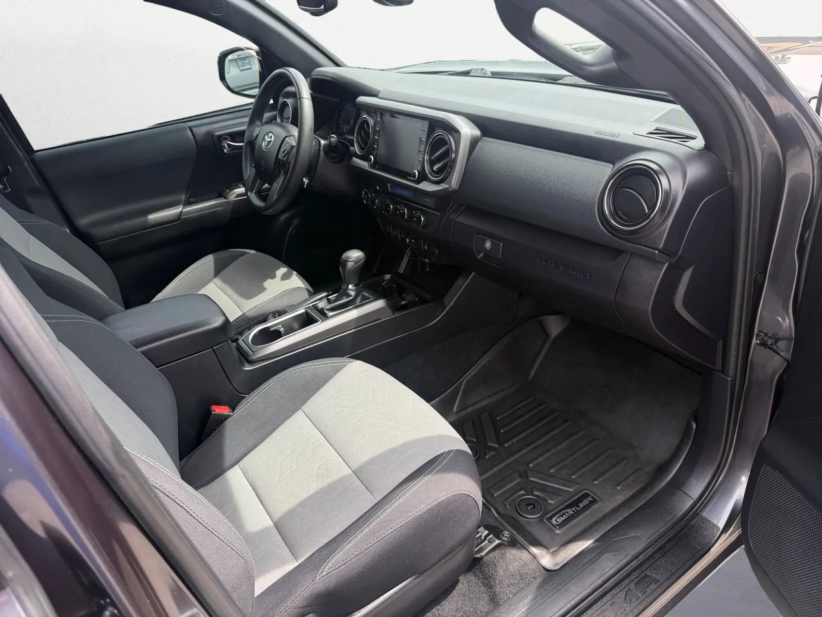 Used 2021 Toyota Tacoma TRD Off-Road w/ Technology Package image 24