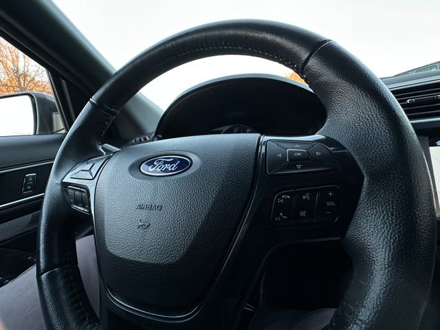 Used 2018 Ford Explorer XLT w/ Equipment Group 202A image 18