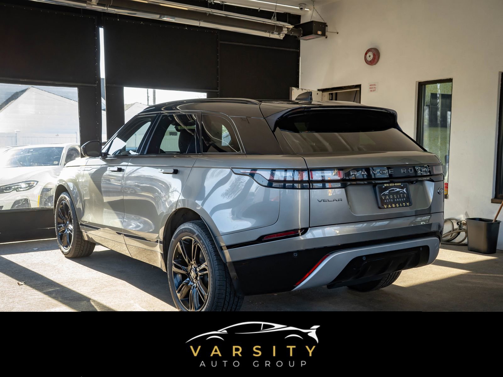 Used 2022 Land Rover Range Rover Velar R-Dynamic S image 6