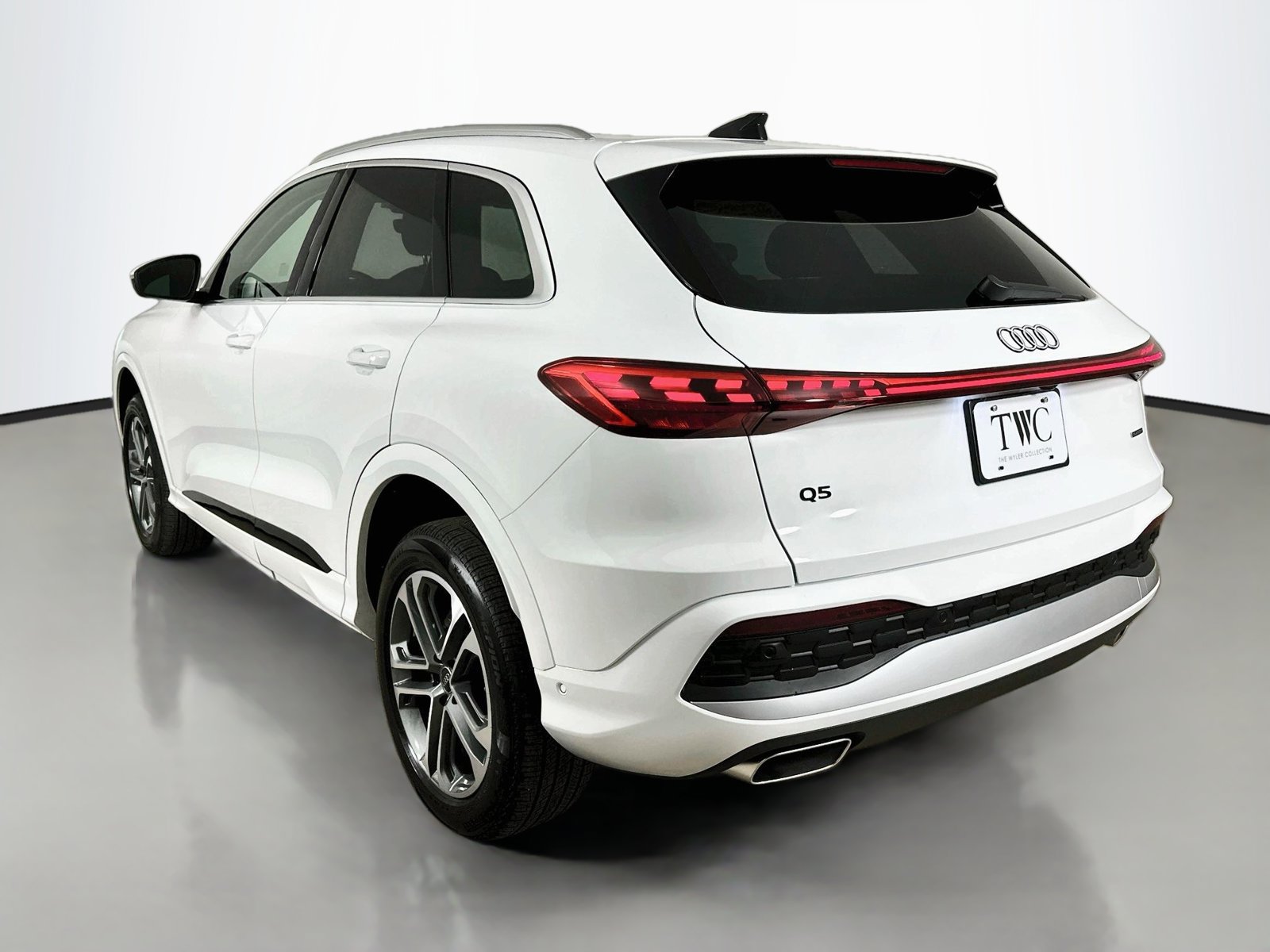 New 2026 Audi Q5 Premium AWD/4WD image 7