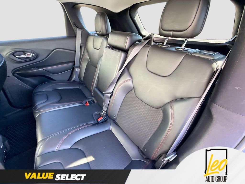 Used 2019 Jeep Cherokee Trailhawk w/ Cold Weather Group AWD/4WD image 22