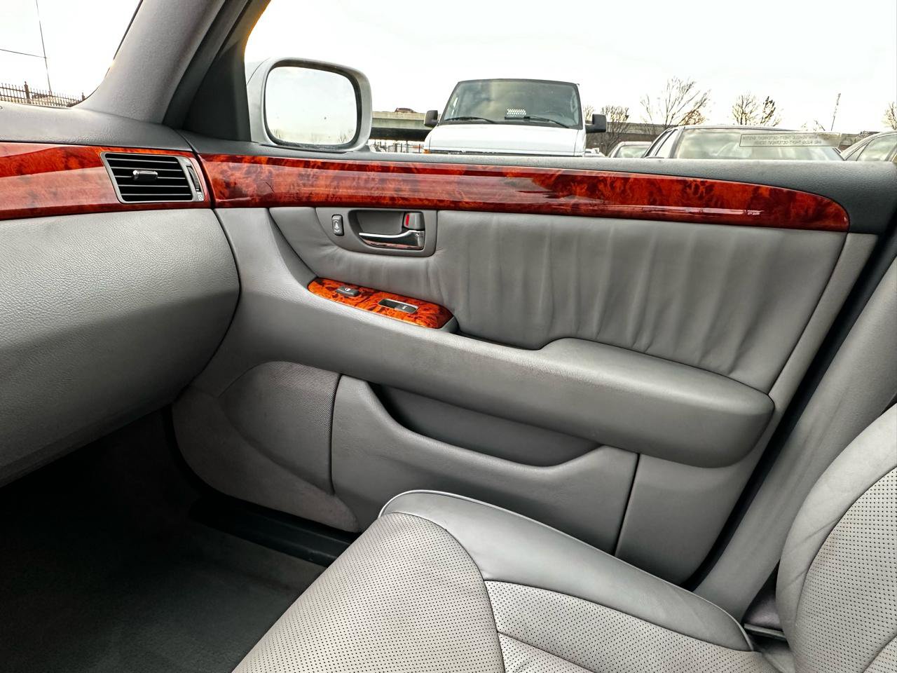 Used 2004 Lexus LS 430 w/ Premium Pkg RWD image 65