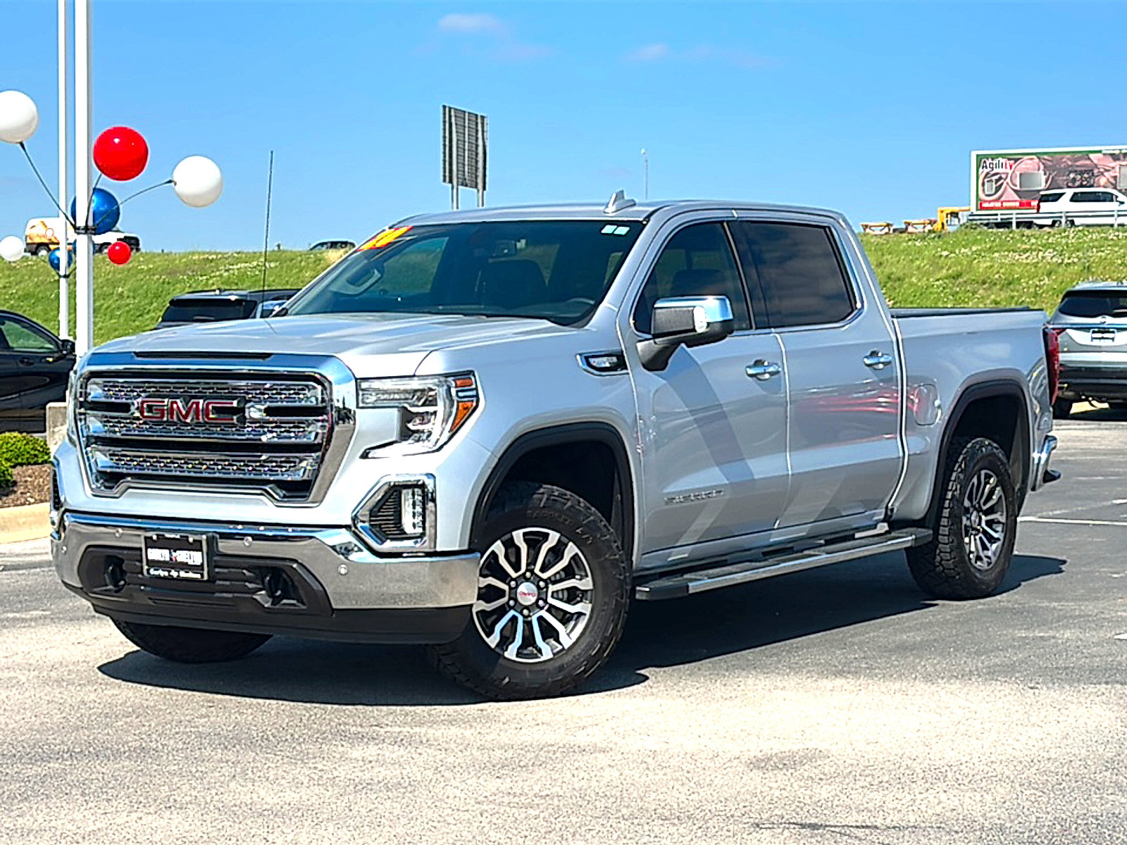 Used 2020 GMC Sierra 1500 SLT image 2