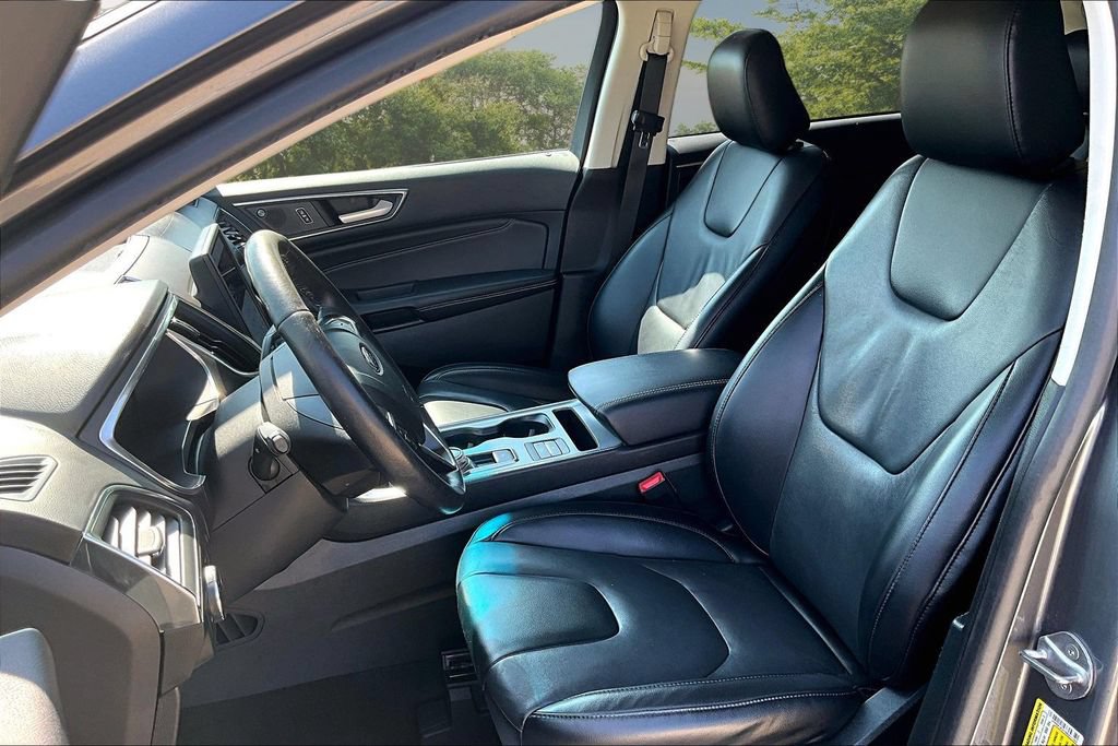 Used 2021 Ford Edge Titanium w/ Cargo Accessory Package FWD image 25