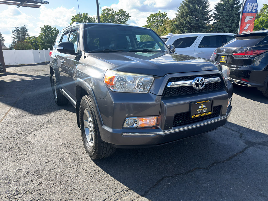 Used 2013 Toyota 4Runner SR5 AWD/4WD image 10