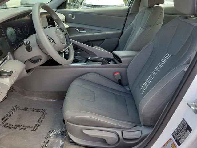 Used 2024 Hyundai Elantra SEL image 17