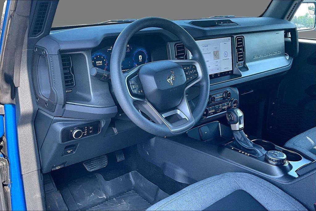 Used 2025 Ford Bronco 2-Door AWD/4WD image 7