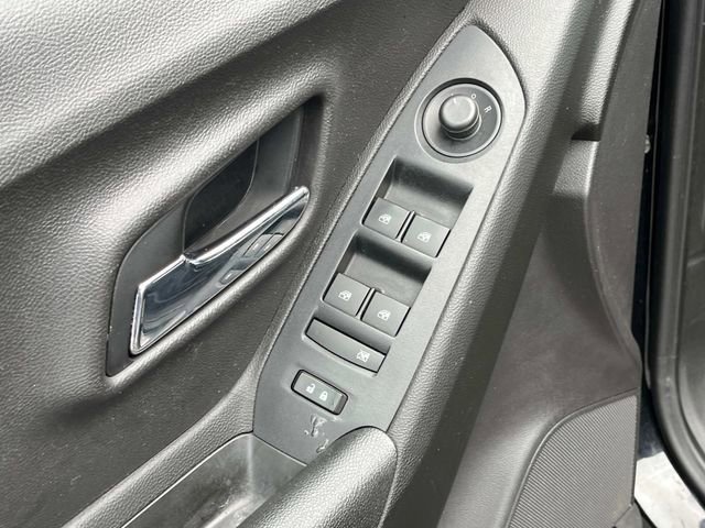 Used 2018 Chevrolet Trax LT w/ LT Convenience Package image 27