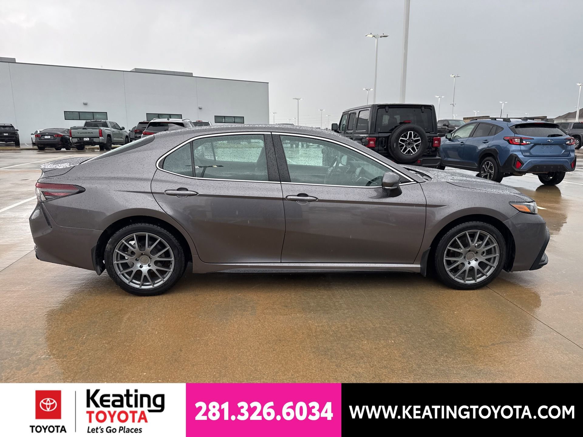 Used 2023 Toyota Camry SE FWD image 8