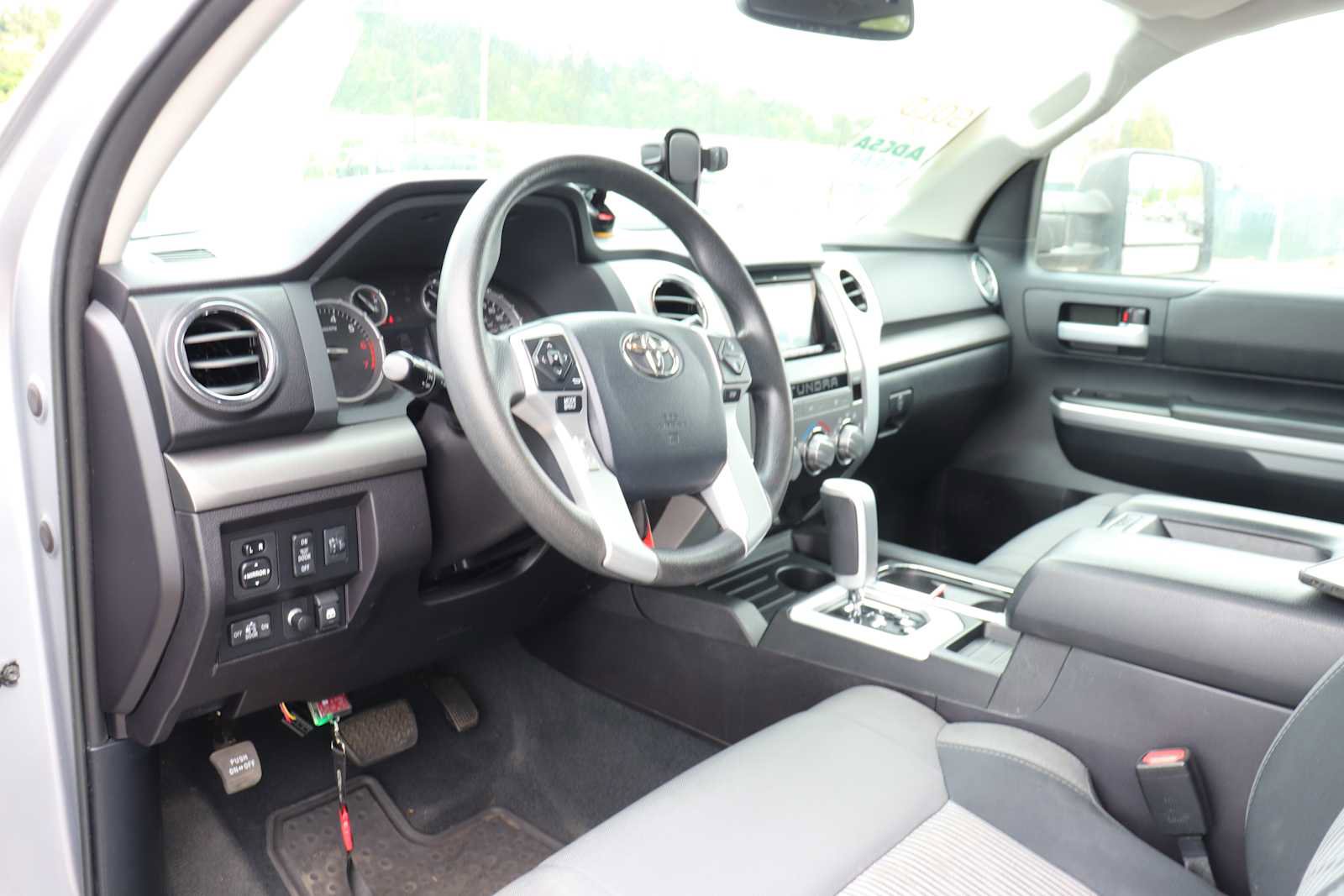 Certified 2016 Toyota Tundra SR5 w/ TRD Off Road Package AWD/4WD image 10