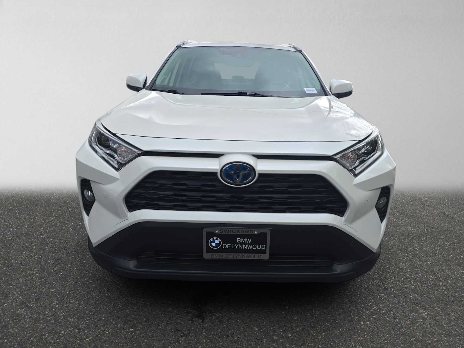 Used 2021 Toyota RAV4 XLE Premium AWD/4WD image 8