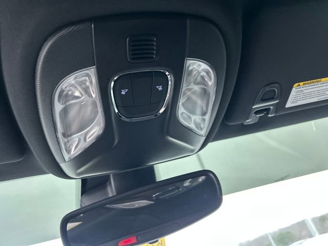 Used 2025 Jeep Compass Sport image 28