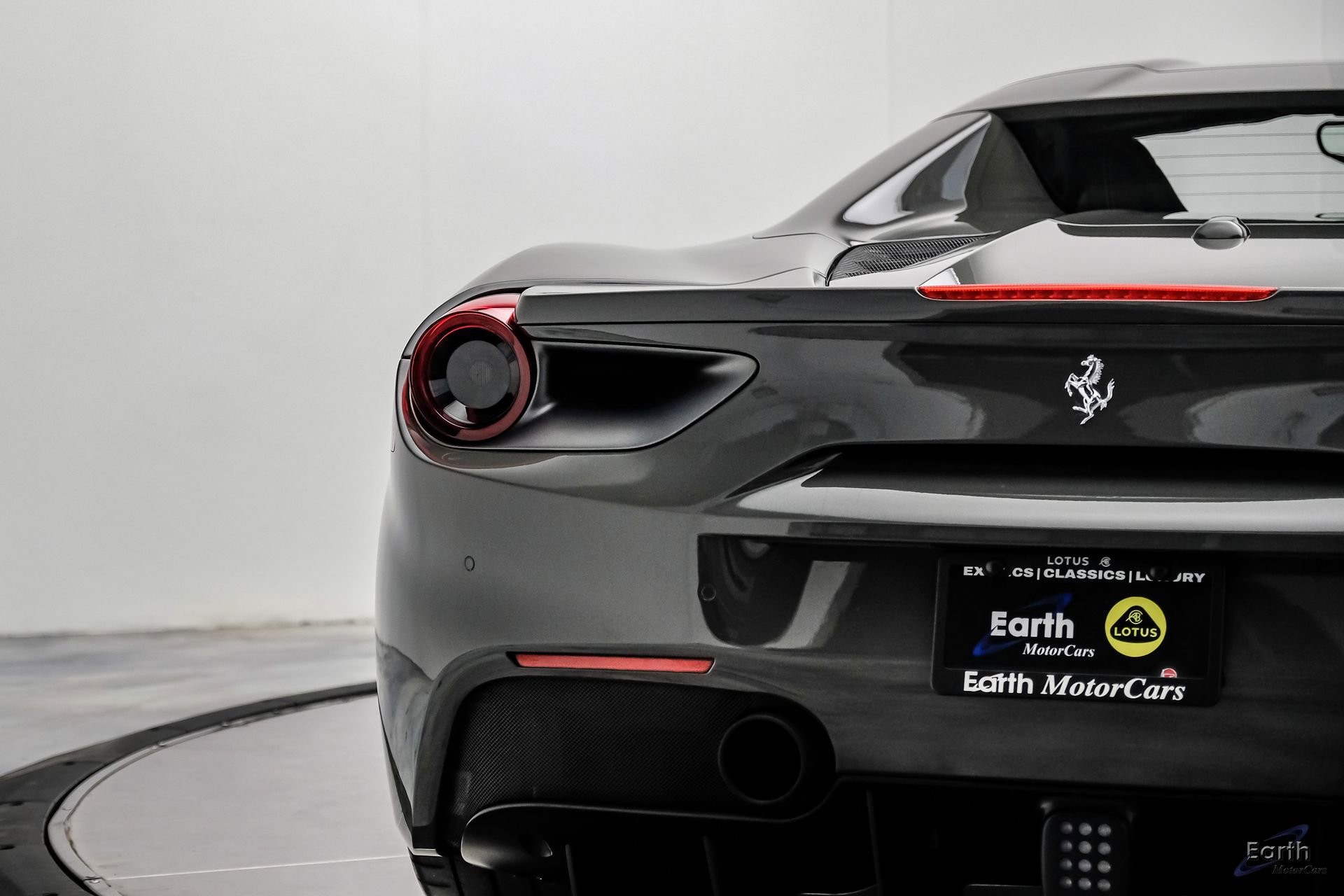 Used 2018 Ferrari 488 Spider RWD image 18