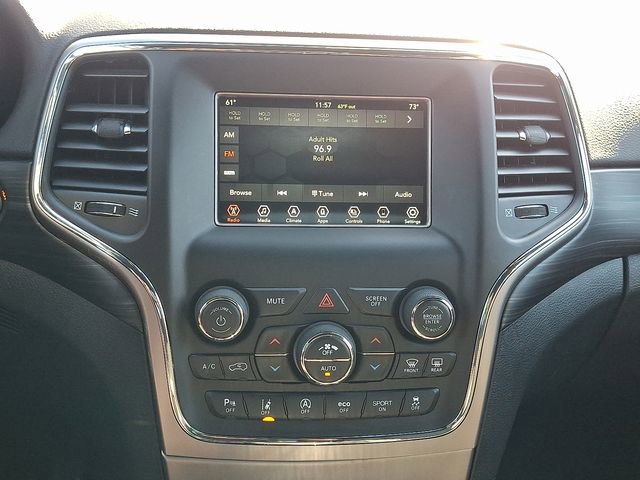 Used 2021 Jeep Grand Cherokee Laredo image 17