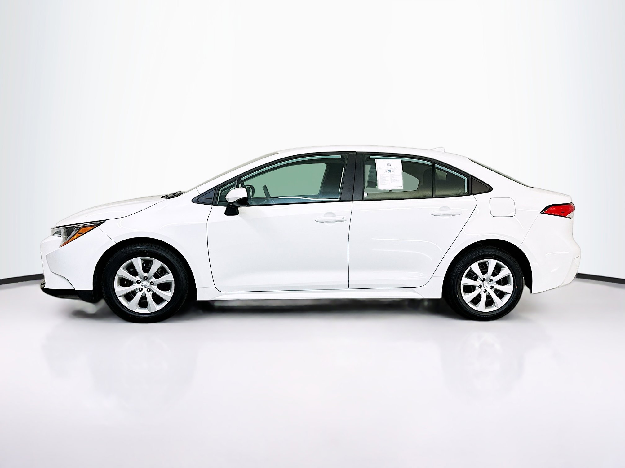 Used 2024 Toyota Corolla LE image 4