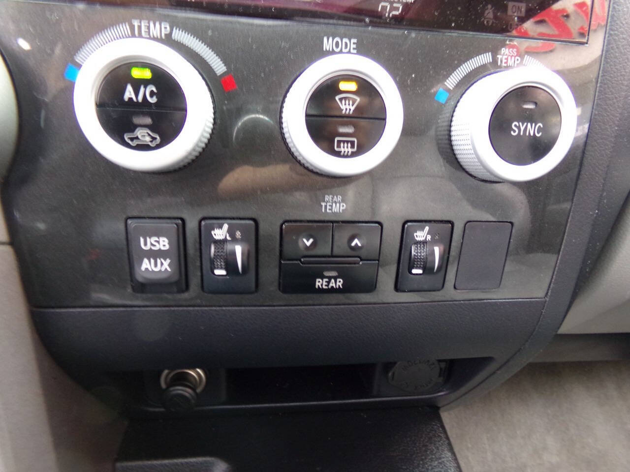 Used 2011 Toyota Sequoia SR5 w/ Premium Pkg AWD/4WD image 50