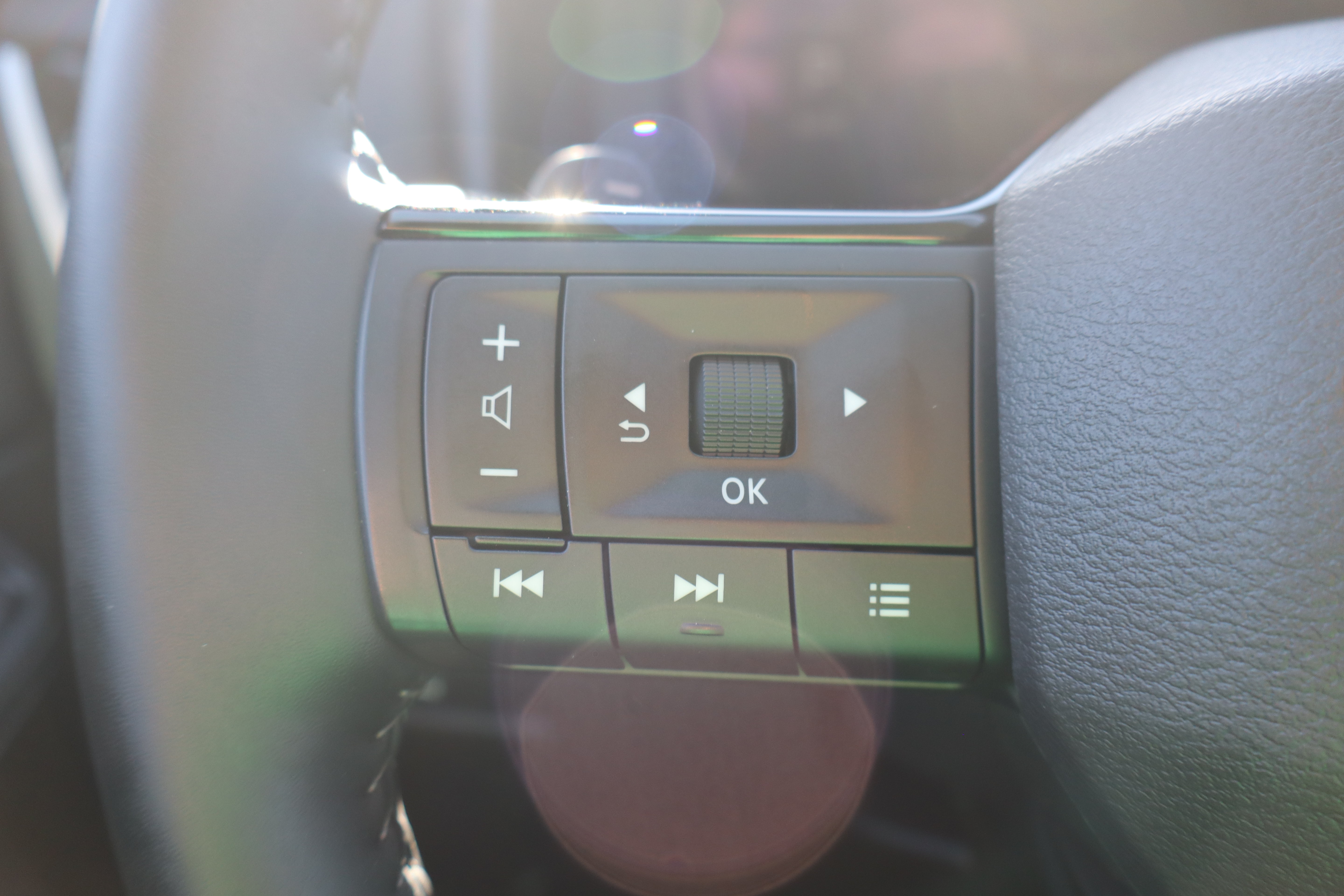 Used 2026 Nissan Rogue Platinum w/ Platinum Premium Package AWD/4WD image 16