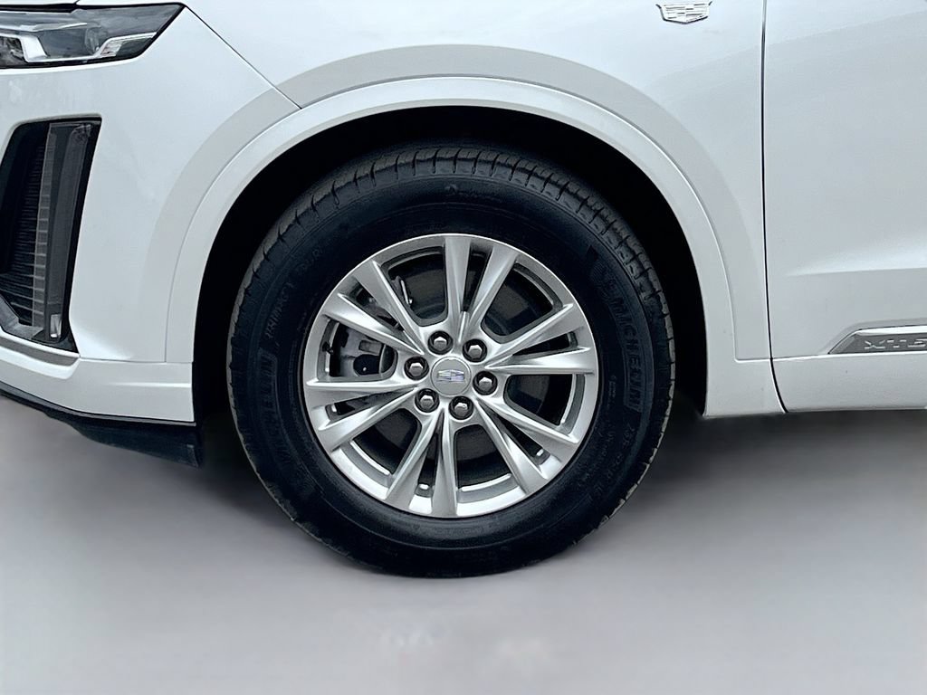 Used 2025 Cadillac XT6 Luxury FWD image 33