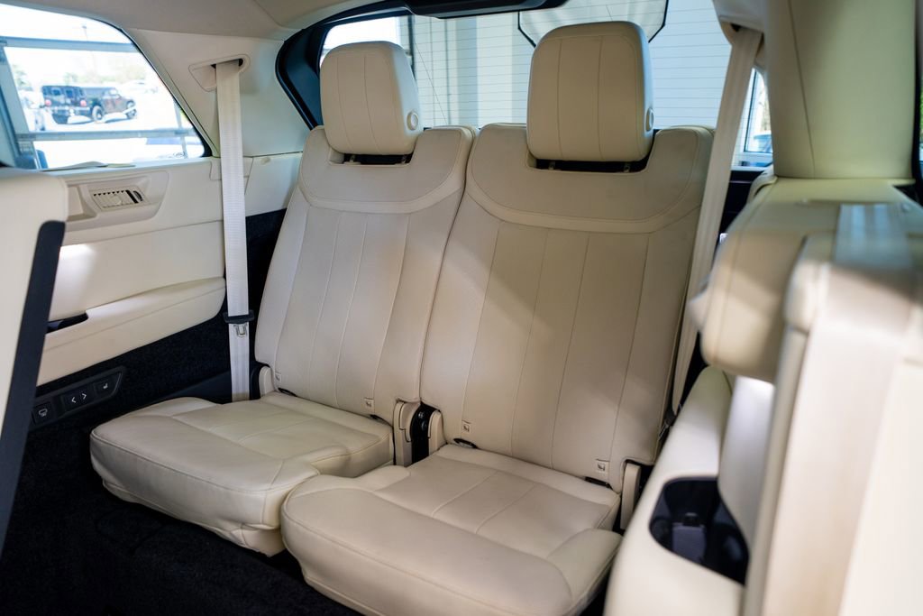 Used 2024 Land Rover Range Rover Long Wheelbase SE image 54