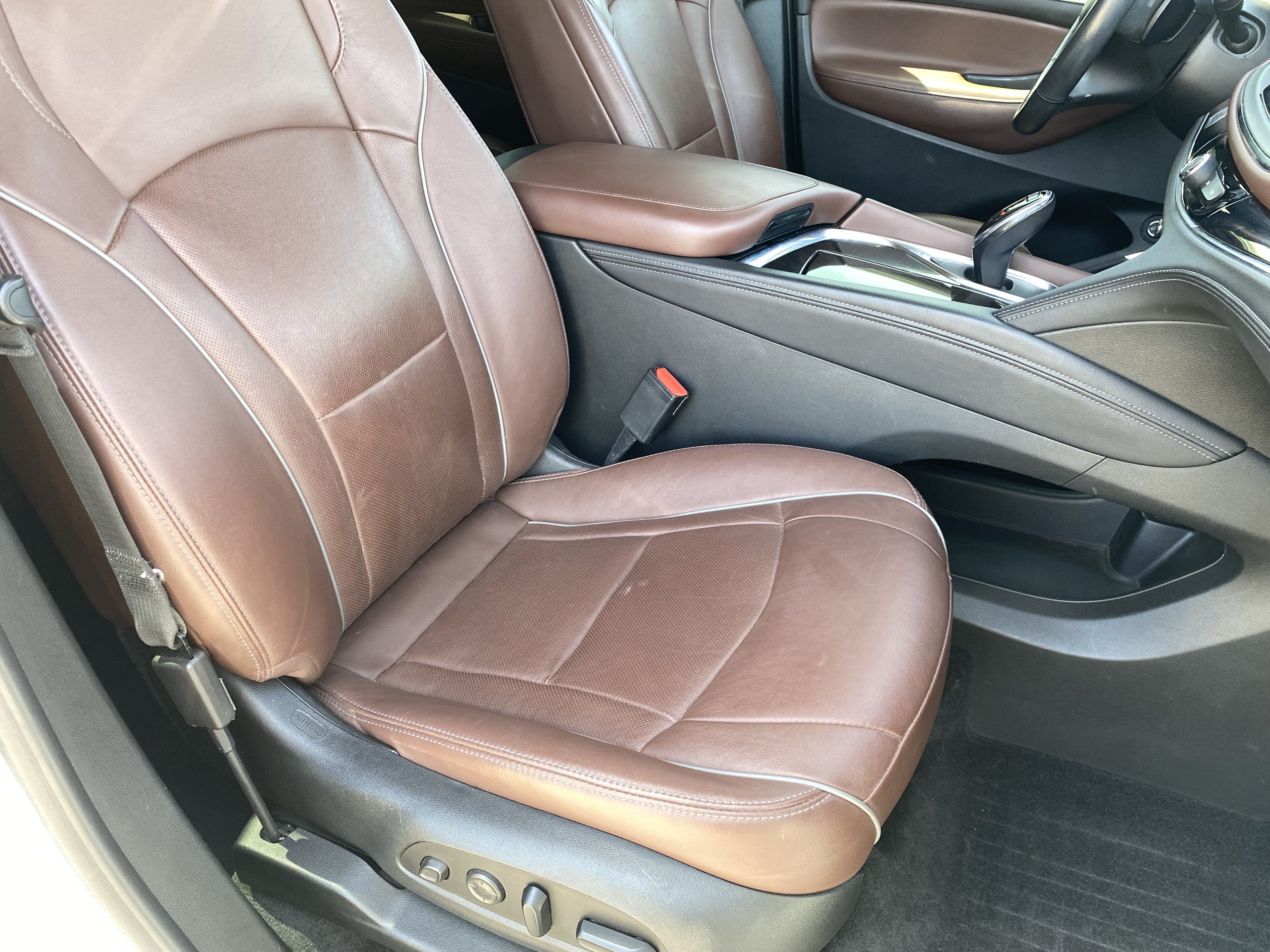 Used 2020 Buick Enclave Avenir w/ Avenir Technology Package AWD/4WD image 10