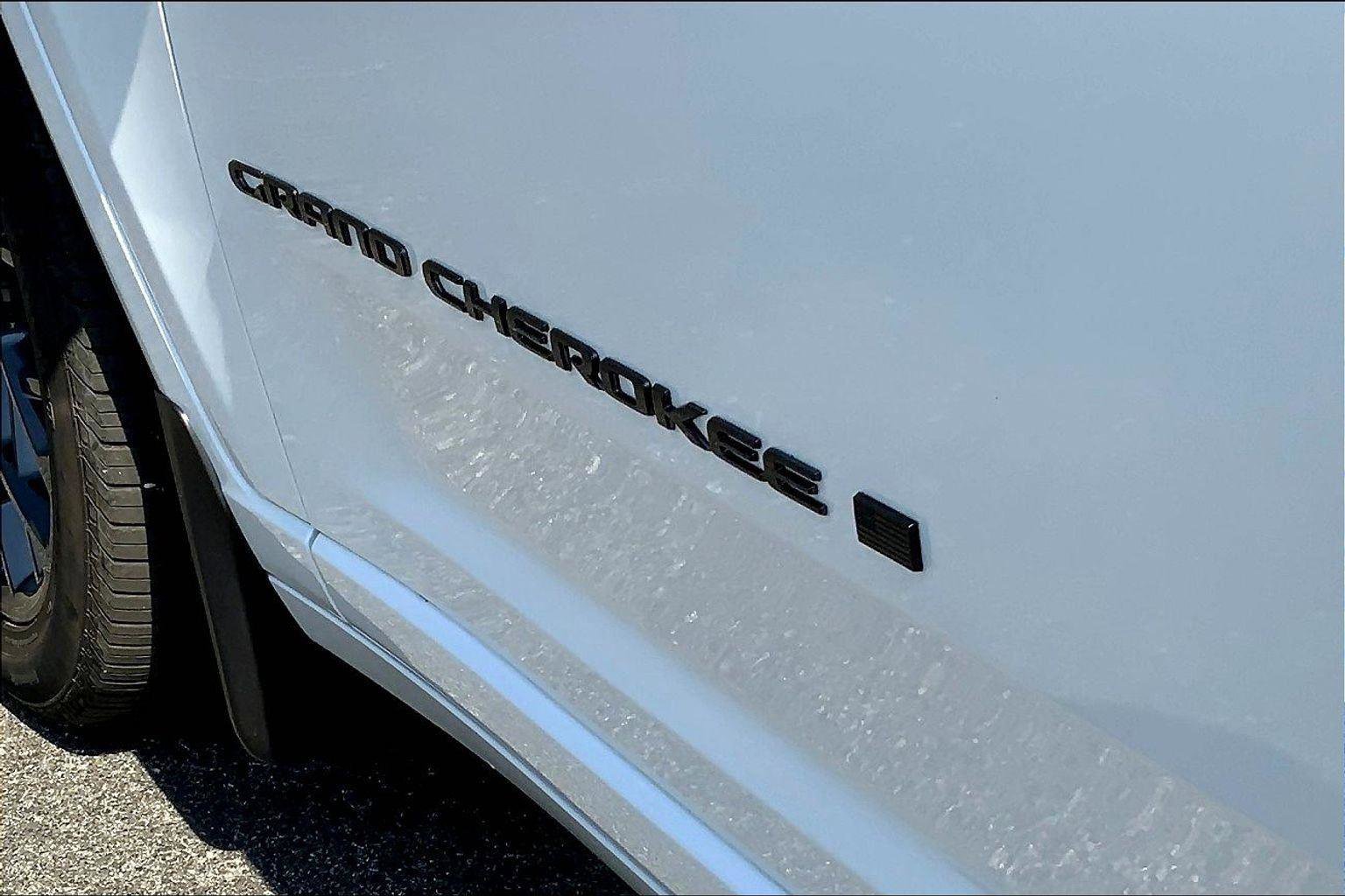 Used 2025 Jeep Grand Cherokee L Summit AWD/4WD image 31