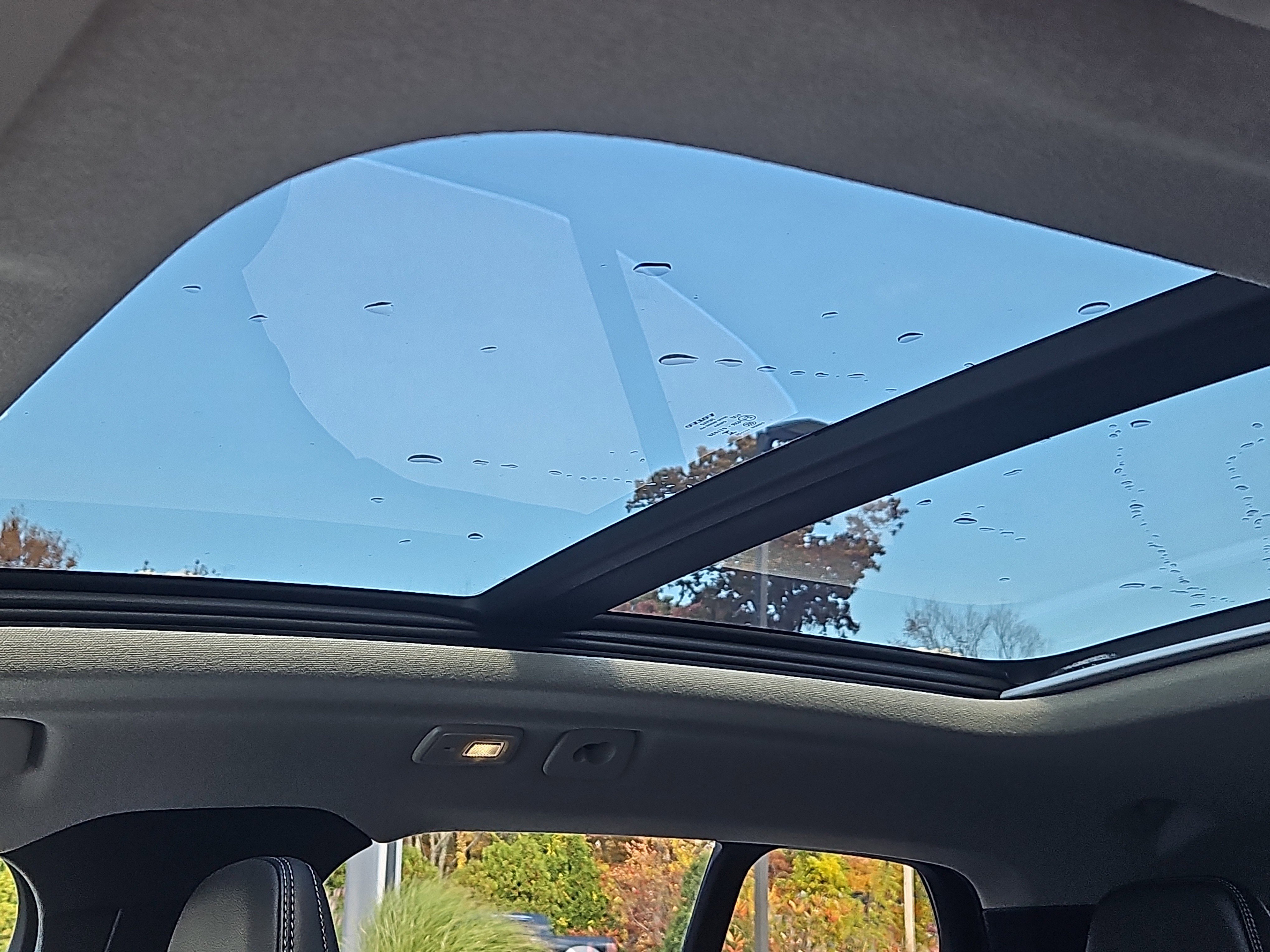 Used 2025 Volvo XC40 B5 Plus w/ Protection Package Premier image 8