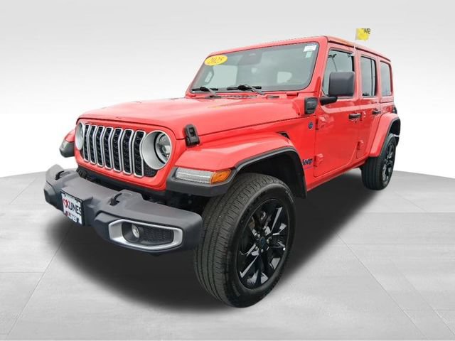 Used 2025 Jeep Wrangler Unlimited Sahara w/ Safety Group AWD/4WD image 3